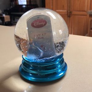Cinderella picture globe in good condition NWT.